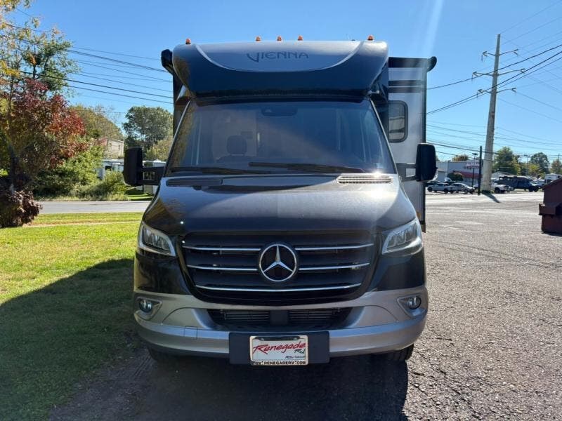 2022 Vienna 25VRML by Renegade RV from Fretz RV in Souderton, Pennsylvania