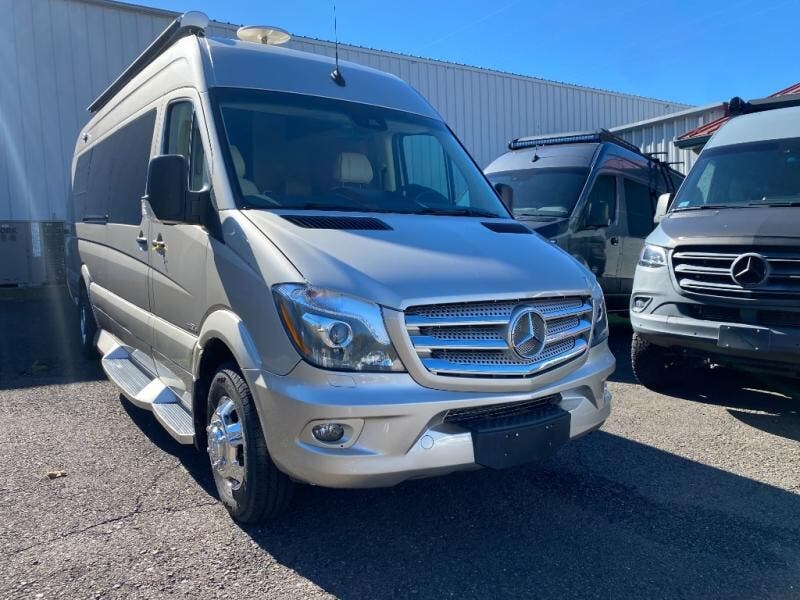 Used 2019 Midwest Passage MD4 Lounge available in Souderton, Pennsylvania
