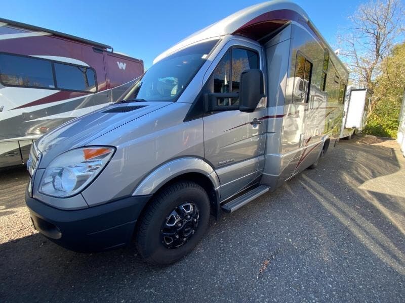 Used 2009 Itasca Navion iQ MTRH. available in Souderton, Pennsylvania