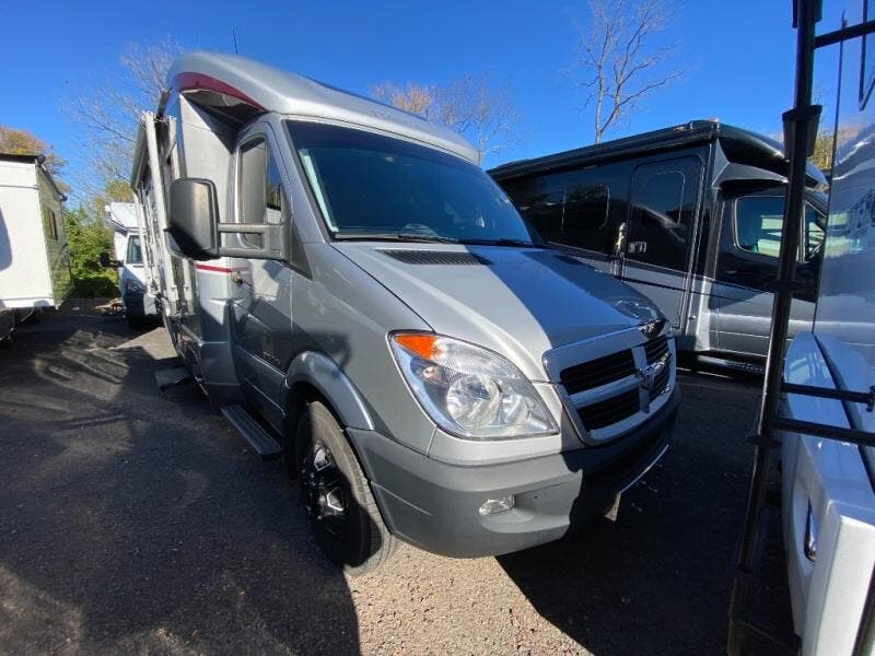 2009 Navion iQ MTRH. by Itasca from Fretz RV in Souderton, Pennsylvania