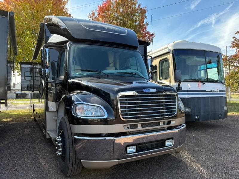 Used 2016 Renegade RV Verona MTRH. available in Souderton, Pennsylvania