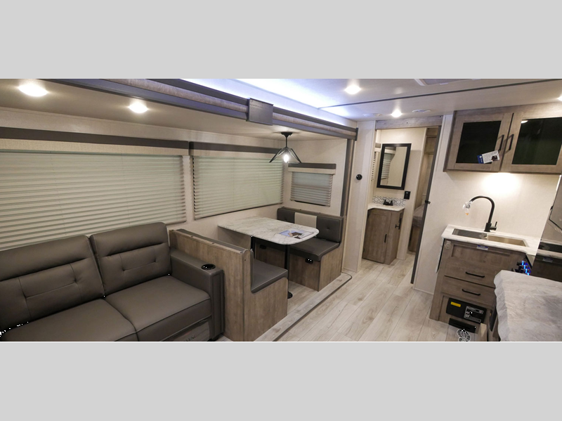 2024 Surveyor Legend 296QBLE by Forest River from Fretz RV in Souderton, Pennsylvania