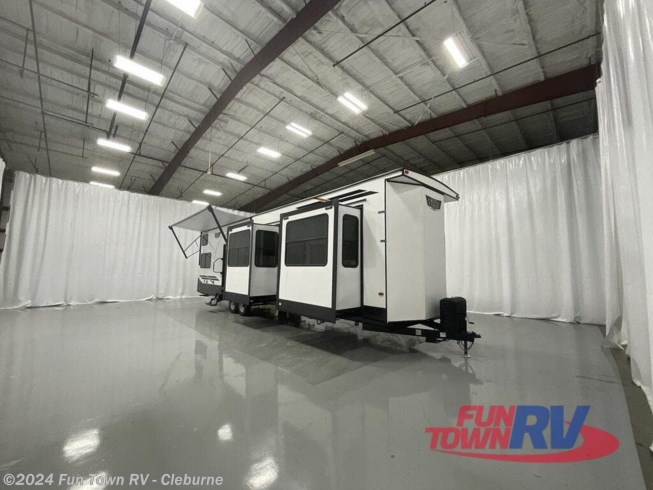 2022 Forest River Wildwood Grand Lodge 42FK - New Destination Trailer For Sale by Fun Town RV - Cleburne in Cleburne, Texas features Slideout