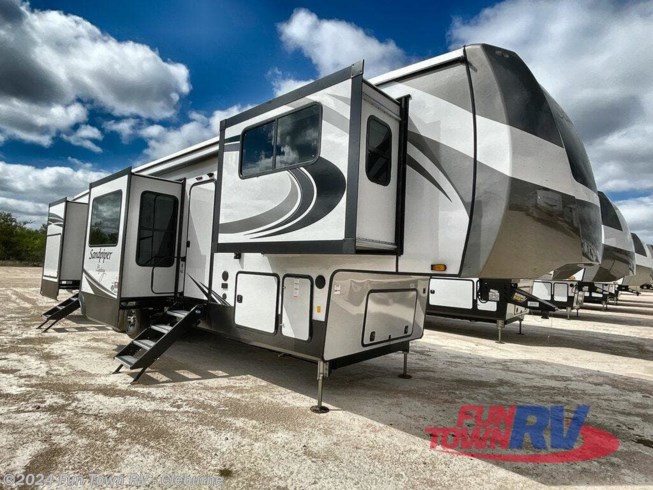 2022 Sandpiper Luxury 379FLOK by Forest River from Fun Town RV - Cleburne in Cleburne, Texas