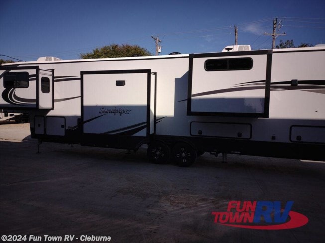 2022 Sandpiper Luxury 391FLRB by Forest River from Fun Town RV - Cleburne in Cleburne, Texas