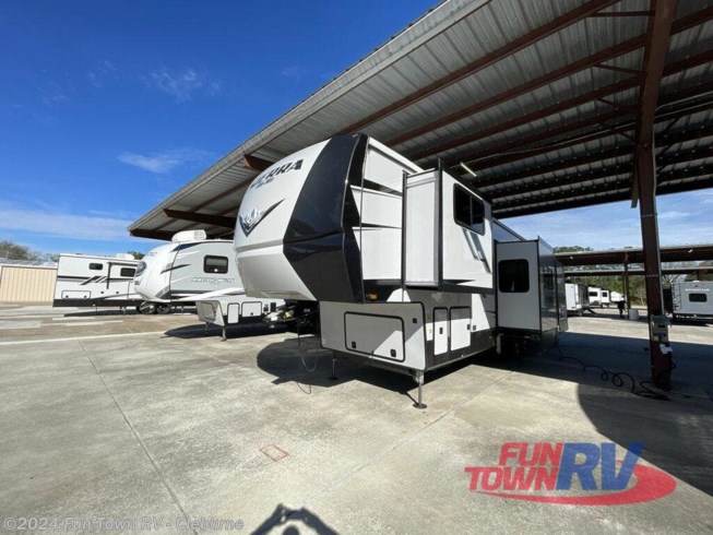 2022 Sierra 38FKOK by Forest River from Fun Town RV - Cleburne in Cleburne, Texas