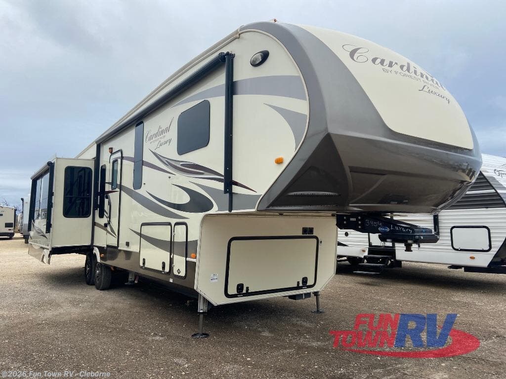 2019 Forest River Cardinal Luxury 3456RLX RV for Sale in Cleburne, TX