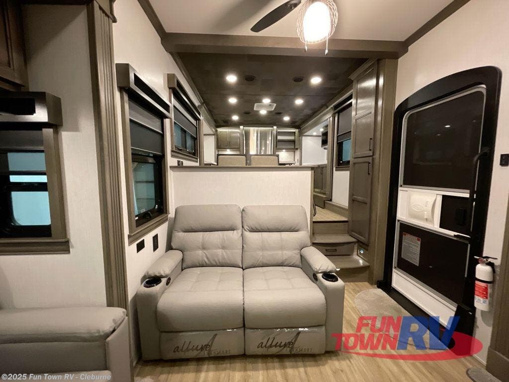 2023 Forest River Riverstone Legacy 42FSKG RV for Sale in Cleburne, TX