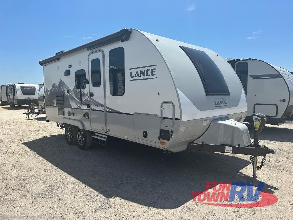 2021 Lance Lance Travel Trailers 1985 RV for Sale in Cleburne, TX 76031