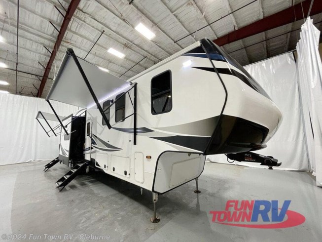 2023 Cameo CE4051BH by CrossRoads from Fun Town RV - Cleburne in Cleburne, Texas