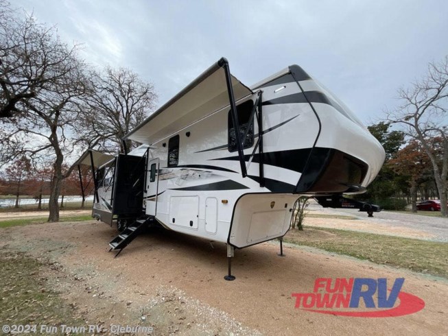 2024 Cameo CE4041DB by CrossRoads from Fun Town RV - Cleburne in Cleburne, Texas