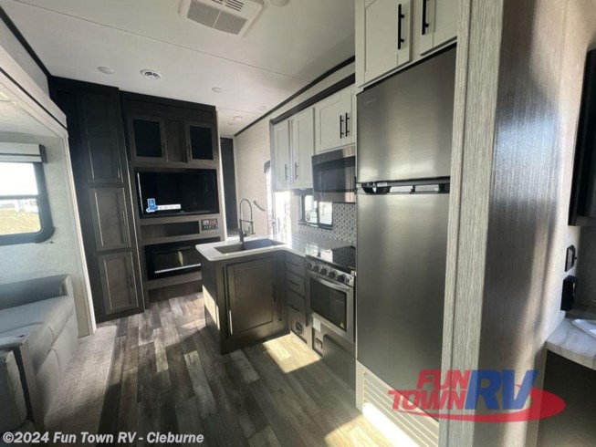 2024 Cruiser Aire CR32BH by CrossRoads from Fun Town RV - Cleburne in Cleburne, Texas