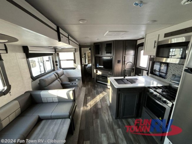 2024 Cruiser Aire CR33BHB by CrossRoads from Fun Town RV - Cleburne in Cleburne, Texas