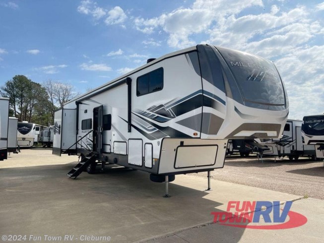 New 2023 Heartland Milestone 386BH available in Cleburne, Texas