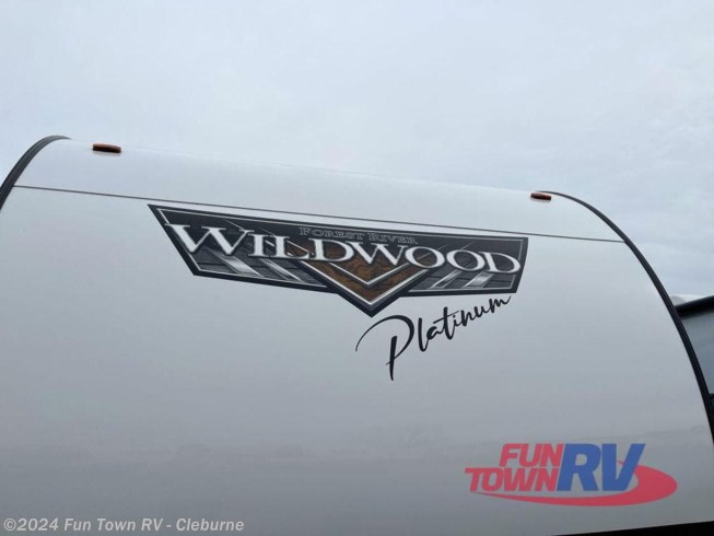 2024 Wildwood 31KQBTSX by Forest River from Fun Town RV - Cleburne in Cleburne, Texas