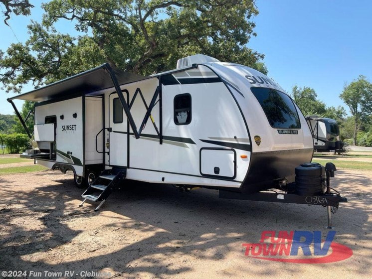 New 2024 CrossRoads Sunset Trail SS285CK available in Cleburne, Texas