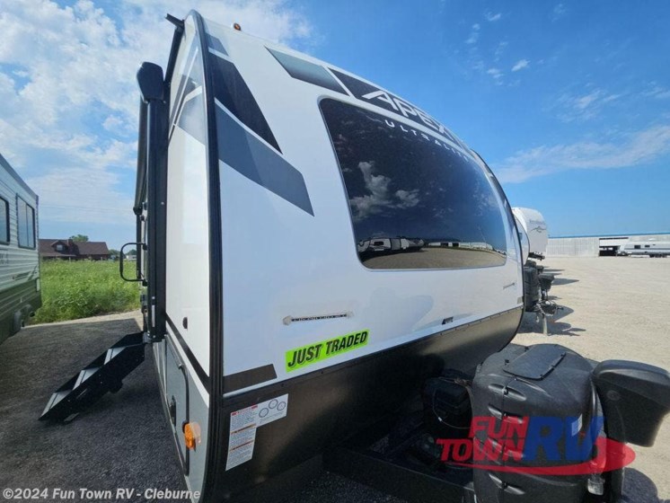 Used 2023 Coachmen Apex Ultra-Lite 300BHS available in Cleburne, Texas