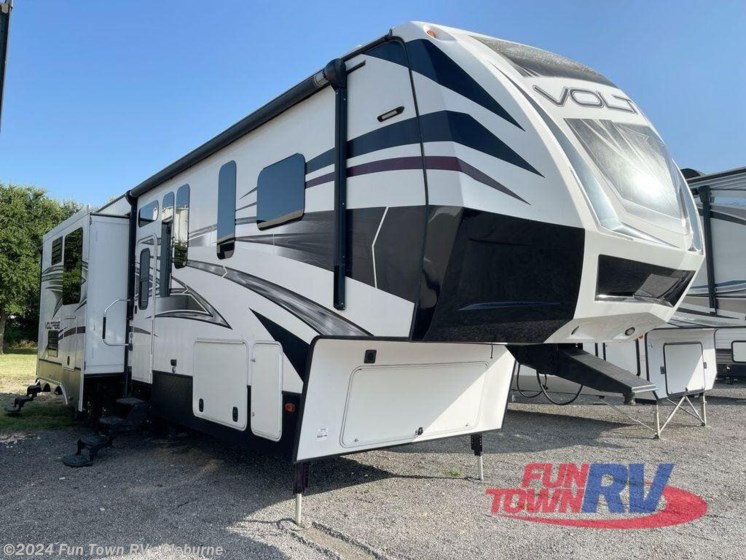 Used 2016 Dutchmen Voltage 3970 available in Cleburne, Texas