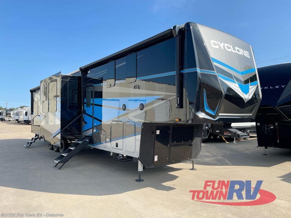 2025 Heartland Cyclone 4118 RV for Sale in Cleburne, TX 76031 | 208687 ...