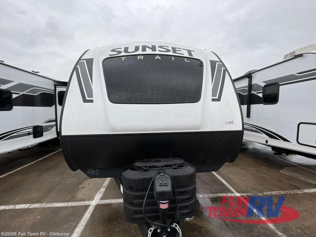 2025 Sunset Trail SS285CK by CrossRoads from Fun Town RV - Cleburne in Cleburne, Texas