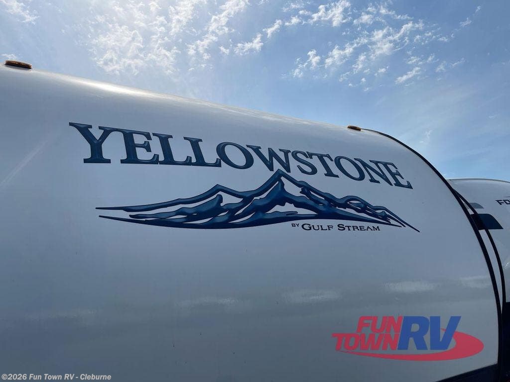 2025 Gulf Stream Yellowstone Ranch Edition 27BHS - New Travel Trailer For Sale by Fun Town RV - Cleburne in Cleburne, Texas