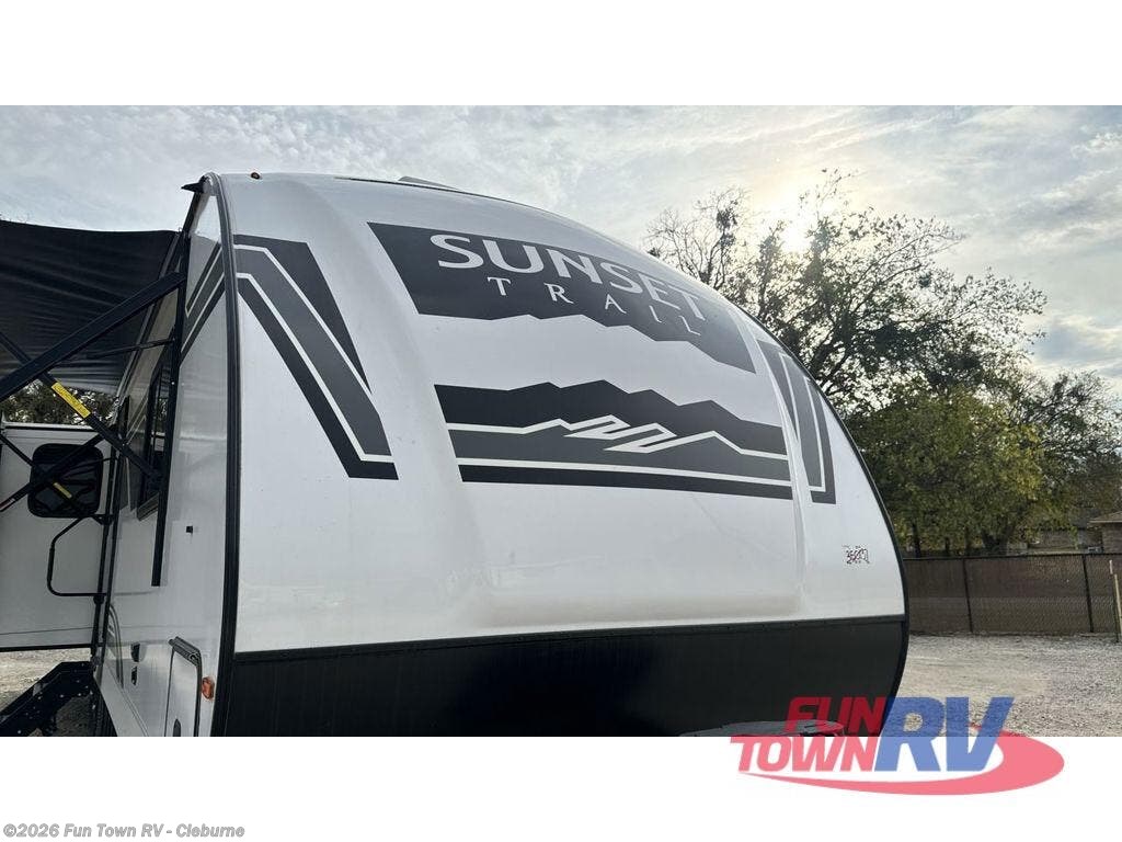 2025 Sunset Trail SS330SI by CrossRoads from Fun Town RV - Cleburne in Cleburne, Texas