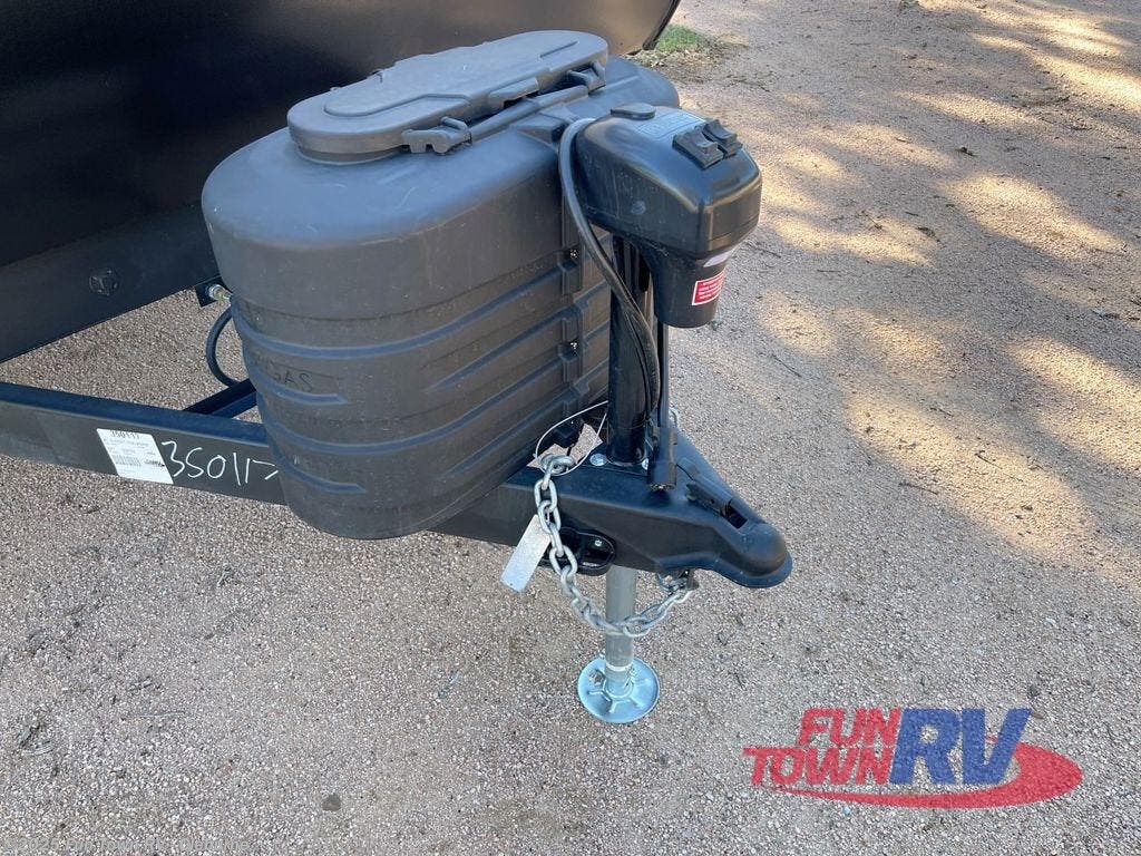 New 2025 CrossRoads Sunset Trail SS253RB available in Cleburne, Texas