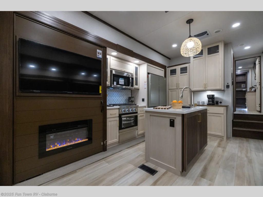 2026 Cedar Creek Experience 29RL by Forest River from Fun Town RV - Cleburne in Cleburne, Texas