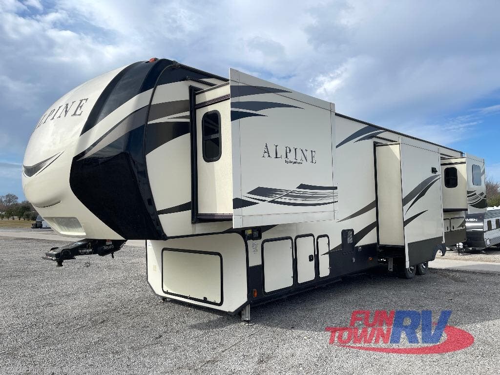 2020 Alpine 3851RD by Keystone from Fun Town RV - Cleburne in Cleburne, Texas