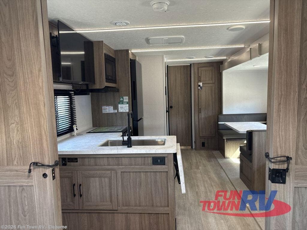 2026 Freedom Express Select 29SE by Coachmen from Fun Town RV - Cleburne in Cleburne, Texas