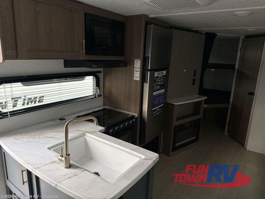 New 2026 CrossRoads Fun Time 27BH available in Cleburne, Texas