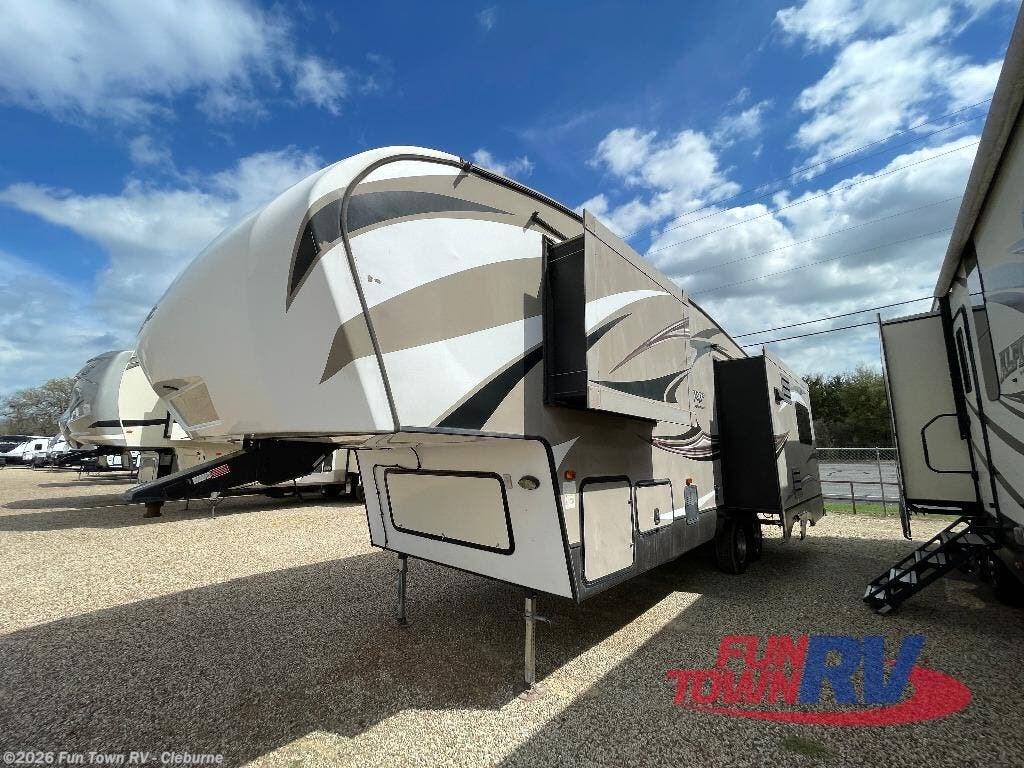 2016 Cougar X-lite 28SGS by Keystone from Fun Town RV - Cleburne in Cleburne, Texas