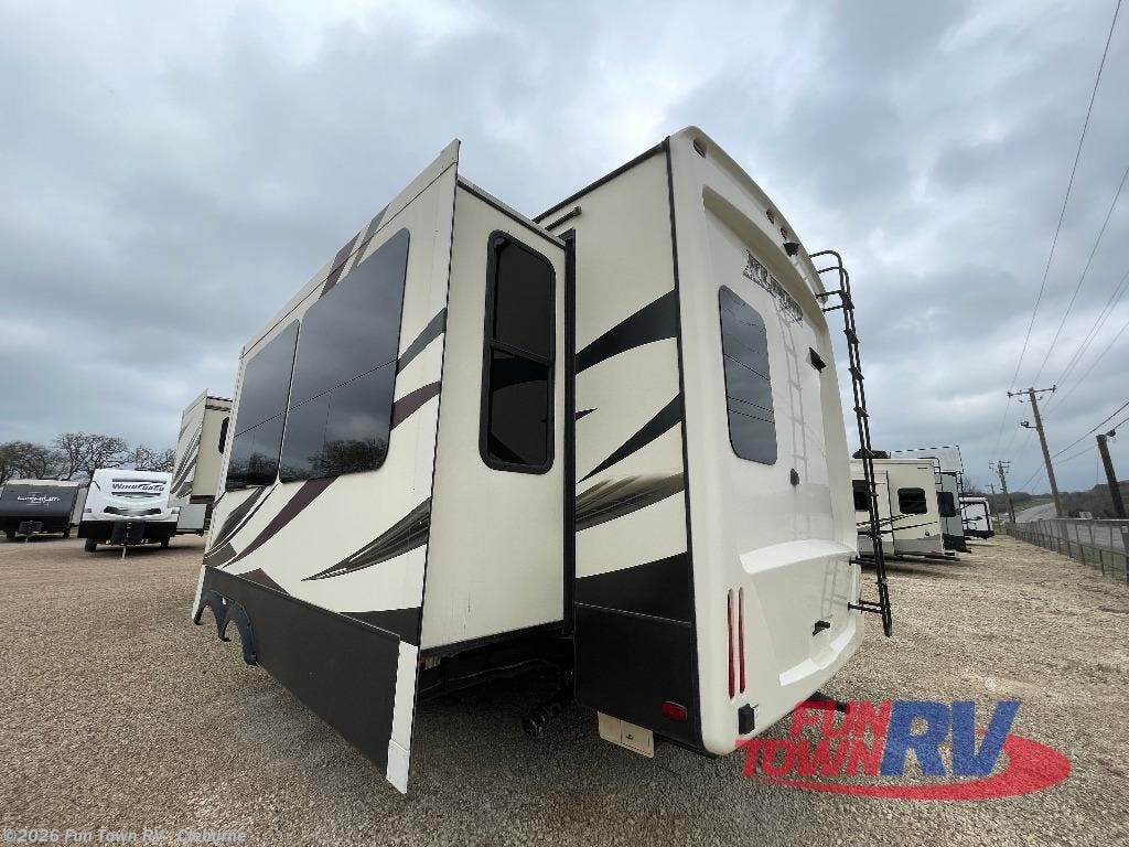 Used 2018 Keystone Alpine 3300GR available in Cleburne, Texas