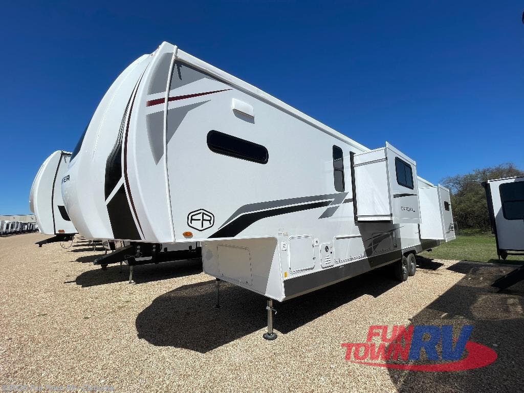 2026 Cardinal 37GALLEY by Forest River from Fun Town RV - Cleburne in Cleburne, Texas