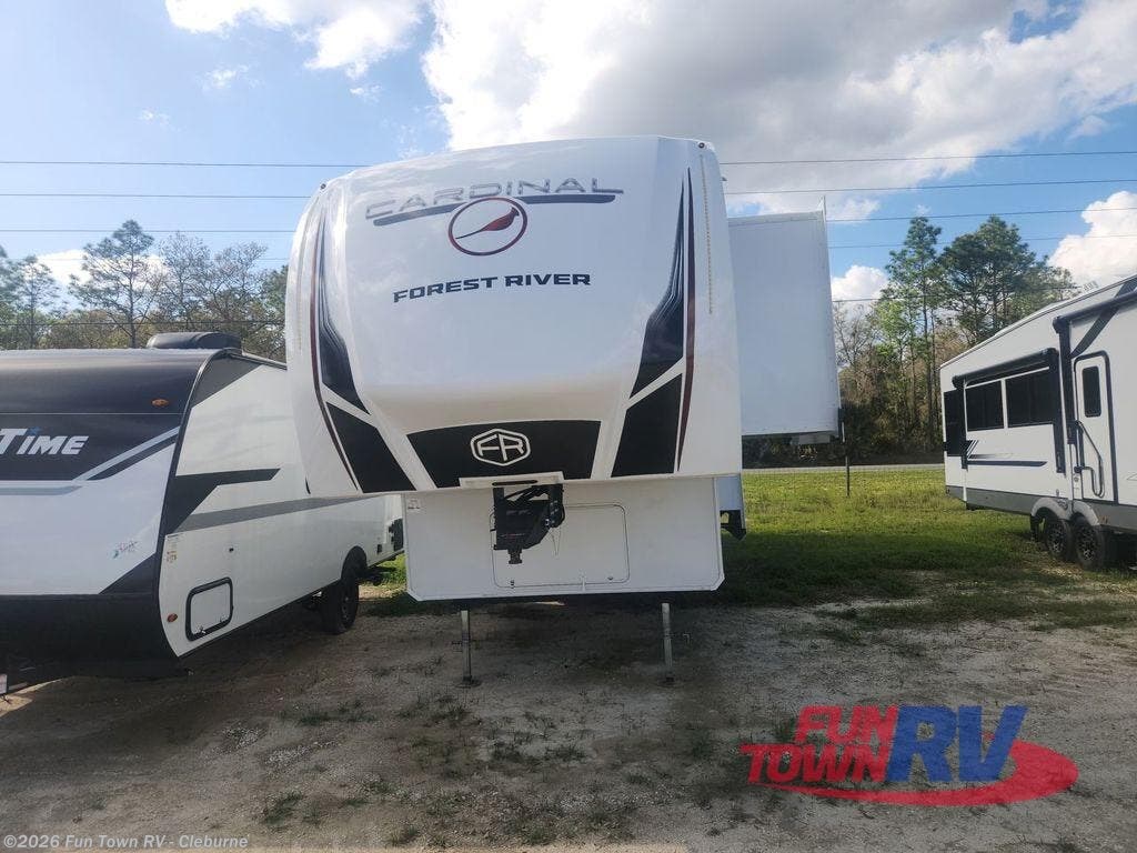 2026 Cardinal 35CRIB by Forest River from Fun Town RV - Cleburne in Cleburne, Texas