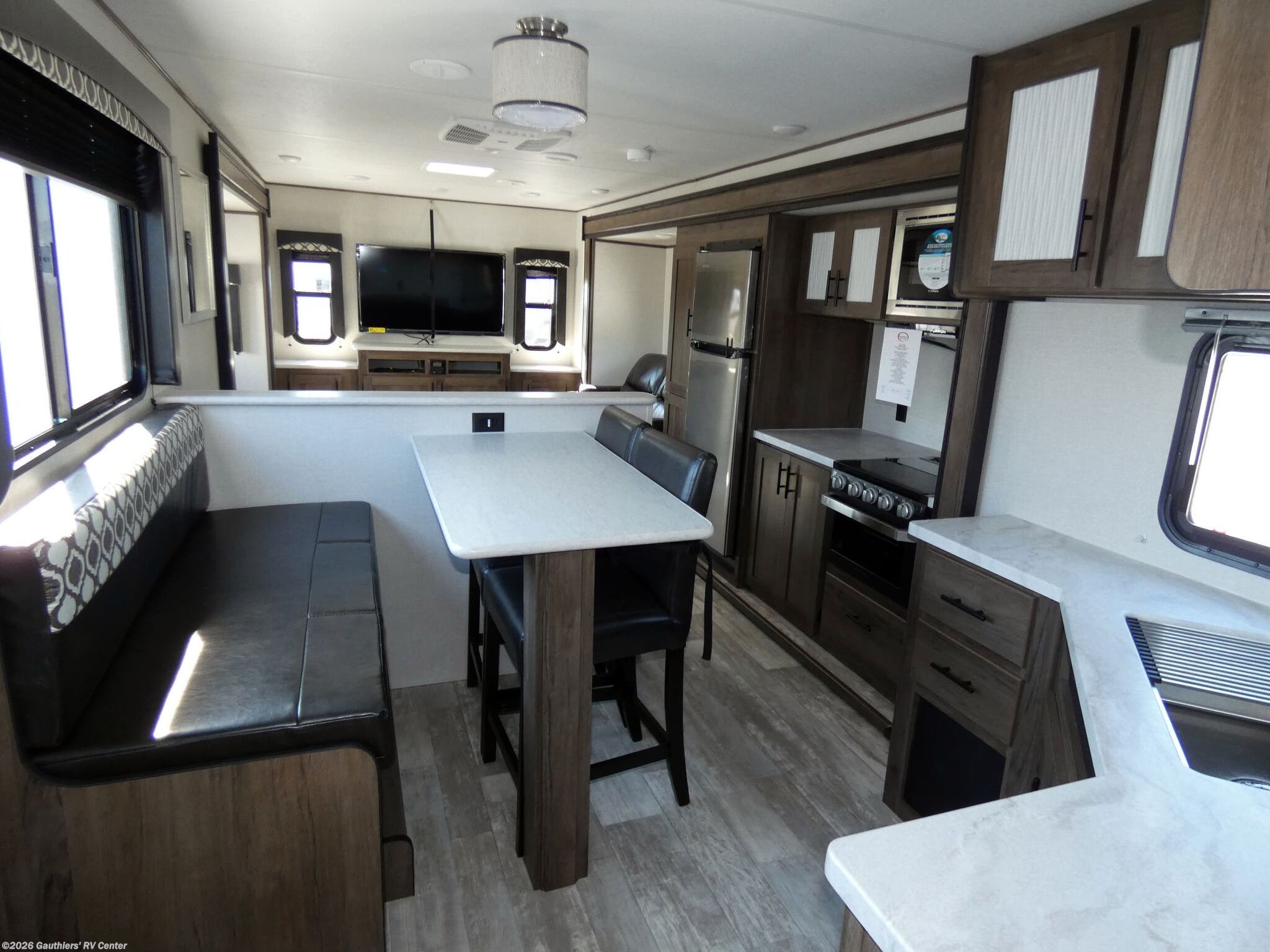 21 Prime Time Avenger 32den Rv For Sale In Scott La 705 Rgg Rvusa Com Classifieds