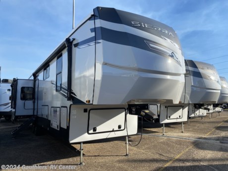 &lt;p&gt;&lt;strong&gt;&lt;span style=&quot;font-size: 14pt;&quot;&gt;FOUR SLIDE MID BUNK FIFTH WHEEL W/ AUTO LEVELING, THREE A/C UNITS, ROOFTOP SOLAR PANEL, ON DEMAND HOT WATER, KING SIZE BED, WASHER-DRYER PREP, AND 12 VOLT 16 CU FT REFRIGERATOR.&lt;/span&gt;&lt;/strong&gt;&lt;/p&gt;