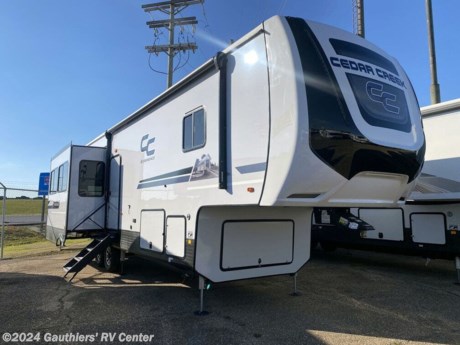 &lt;p&gt;&lt;span style=&quot;font-size: 14pt;&quot;&gt;TRIPLE SLIDE REAR LIVING FIFTH WHEEL W/ HYDRAULIC 6 POINT AUTO LEVELING, ROOFTOP SOLAR PANEL, RESIDENTIAL REFRIGERATOR, KING SIZE BED, AND WASHER-DRYER PREP.&lt;/span&gt;&lt;/p&gt;