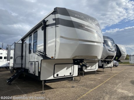 &lt;p&gt;&lt;strong&gt;&lt;span style=&quot;font-size: 14pt;&quot;&gt;FIVE SLIDE REAR BUNKHOUSE FIFTH WHEEL W/ 6 POINT HYDRAULIC AUTO LEVELING, THREE A/C UNITS, 1 1/2 BATHS, THEATER SEATING, WASHER-DRYER PREP, AND 12 VOLT 20 CU FT REFRIGERATOR.&lt;/span&gt;&lt;/strong&gt;&lt;/p&gt;