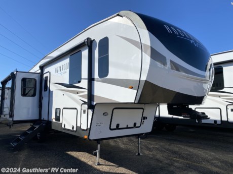 &lt;p&gt;&lt;strong&gt;&lt;span style=&quot;font-size: 14pt;&quot;&gt;TRIPLE SLIDE REAR LIVING FIFTH WHEEL W/ AUTO LEVELING, ROOFTOP SOLAR PANEL, THEATER SEATING, FIREPLACE, KING SIZE BED, WASHER-DRYER PREP, AND 12 VOLT 18 CU FT REFRIGERATOR.&lt;/span&gt;&lt;/strong&gt;&lt;/p&gt;