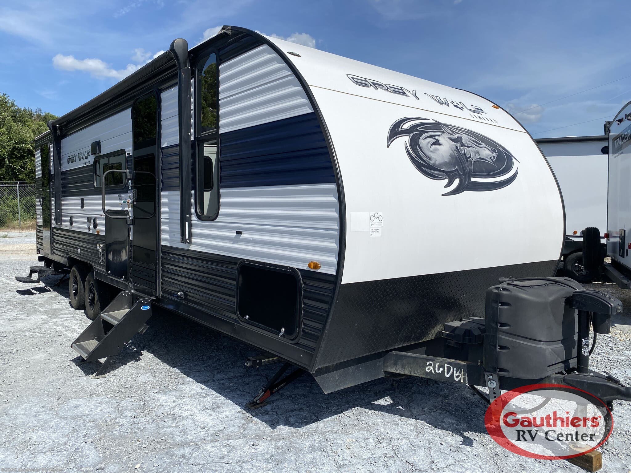 2023 Forest River Cherokee Grey Wolf 26dbh