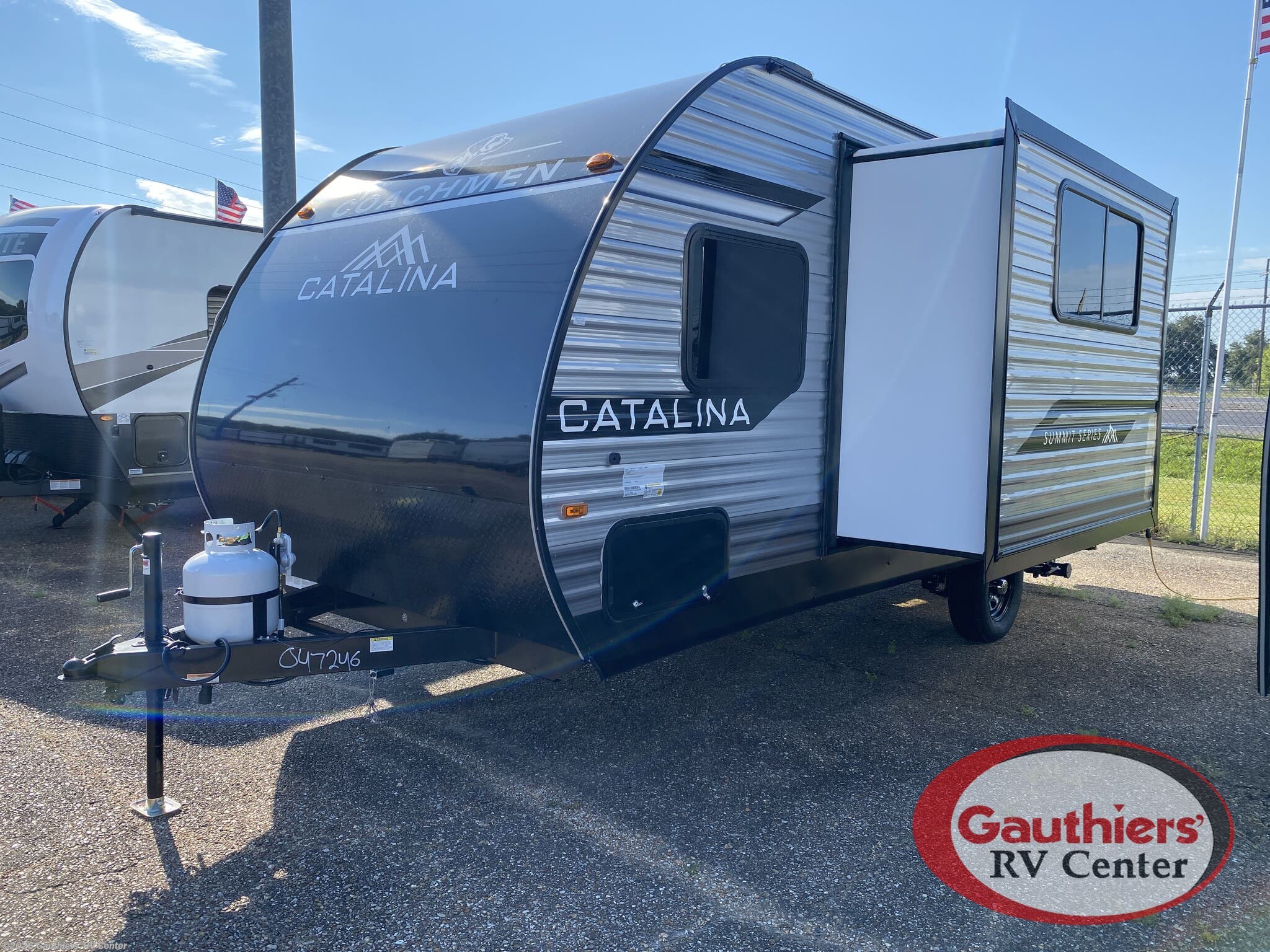 2026 Catalina Summit Series 7 184BHSX by Coachmen from Gauthiers' RV Center in Scott, Louisiana