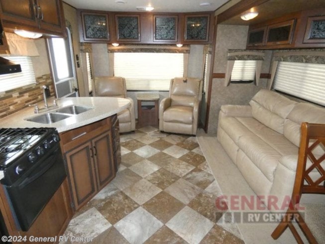 2015 Zinger ZT270RL by CrossRoads from General RV Center in Brownstown Township, Michigan