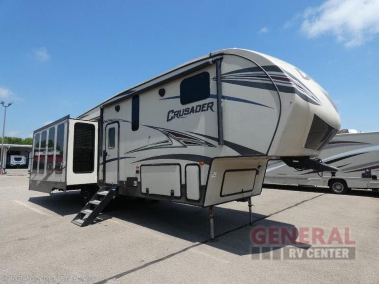 Used 2016 Prime Time Crusader 322RES available in Brownstown Township, Michigan