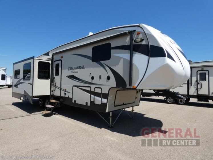 Used 2015 Coachmen Chaparral 336TSIK available in Brownstown Township, Michigan