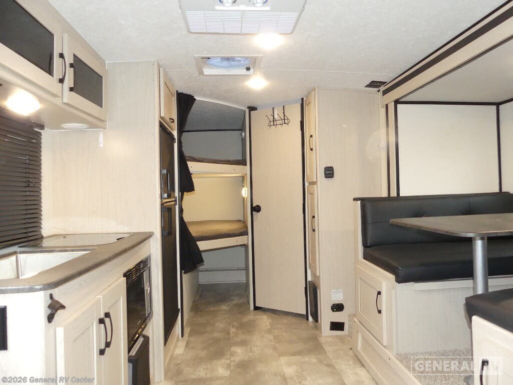 2022 Coachmen Apex 208BHS-1S - Used Travel Trailer For Sale by General RV Center in Brownstown Township, Michigan