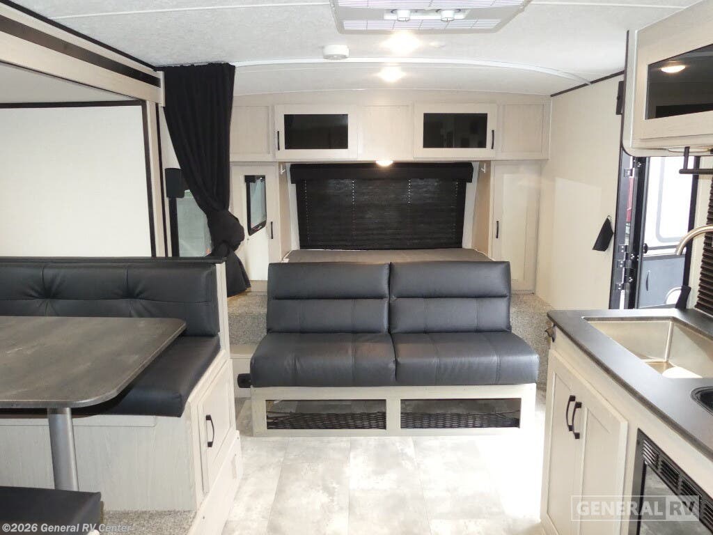 Used 2022 Coachmen Apex 208BHS-1S available in Brownstown Township, Michigan