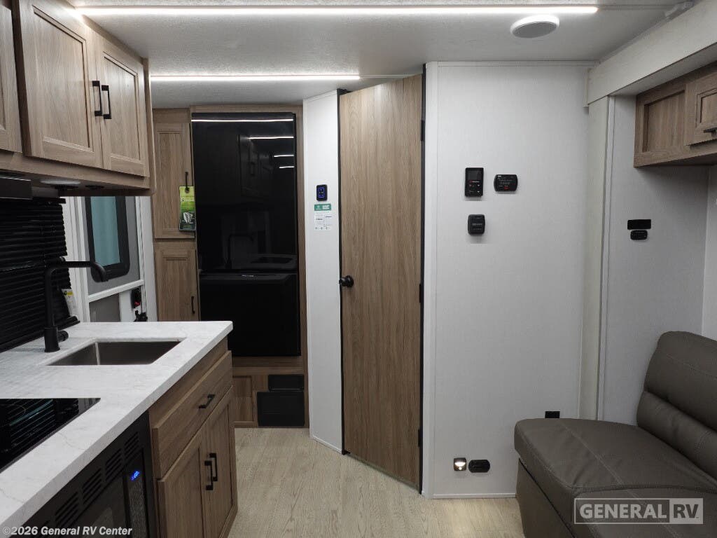 2026 Coachmen Freedom EXPRS 19SE - New Travel Trailer For Sale by General RV Center in Brownstown Township, Michigan