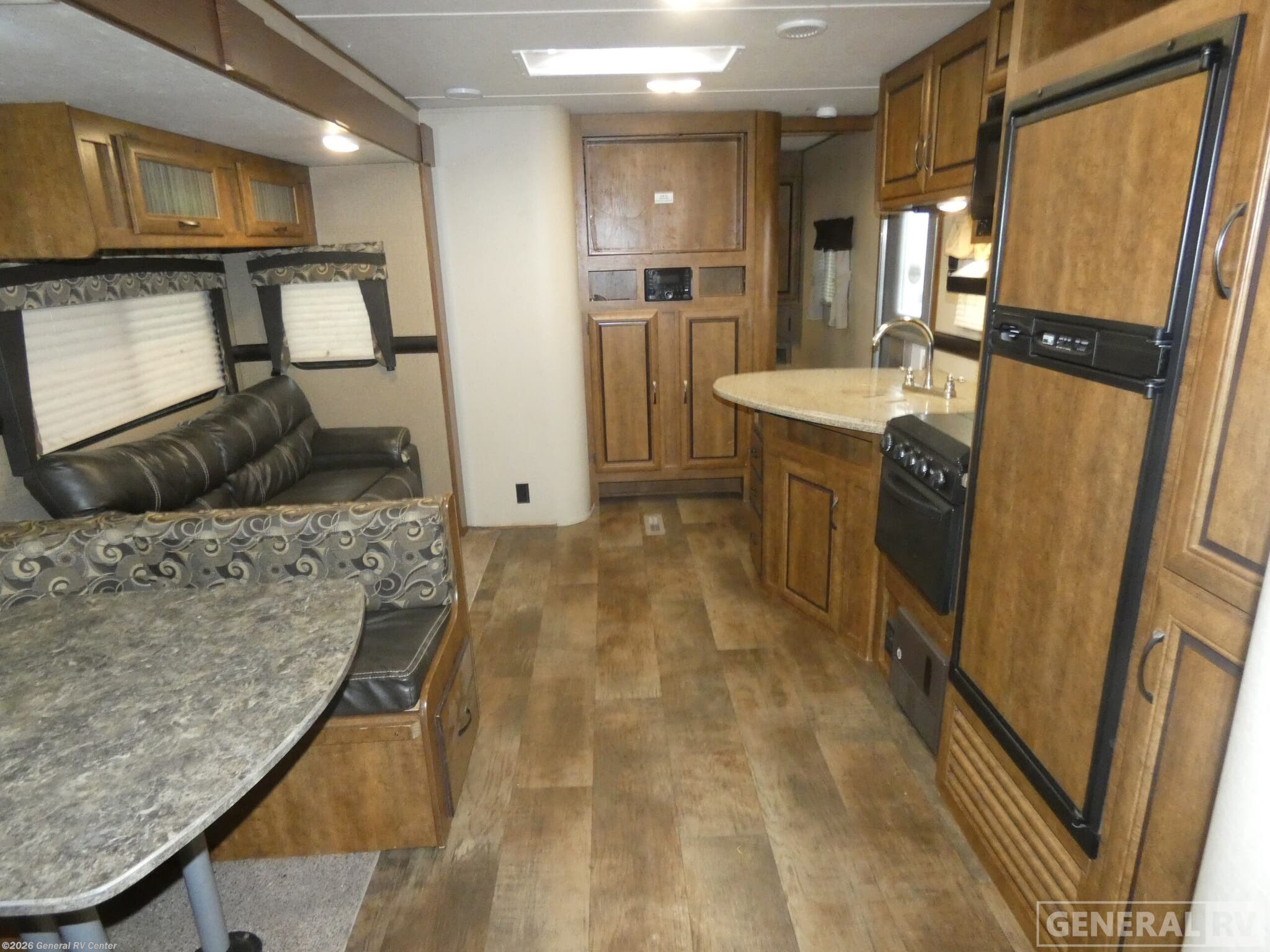 Used 2017 CrossRoads Zinger 32SB available in Brownstown Township, Michigan