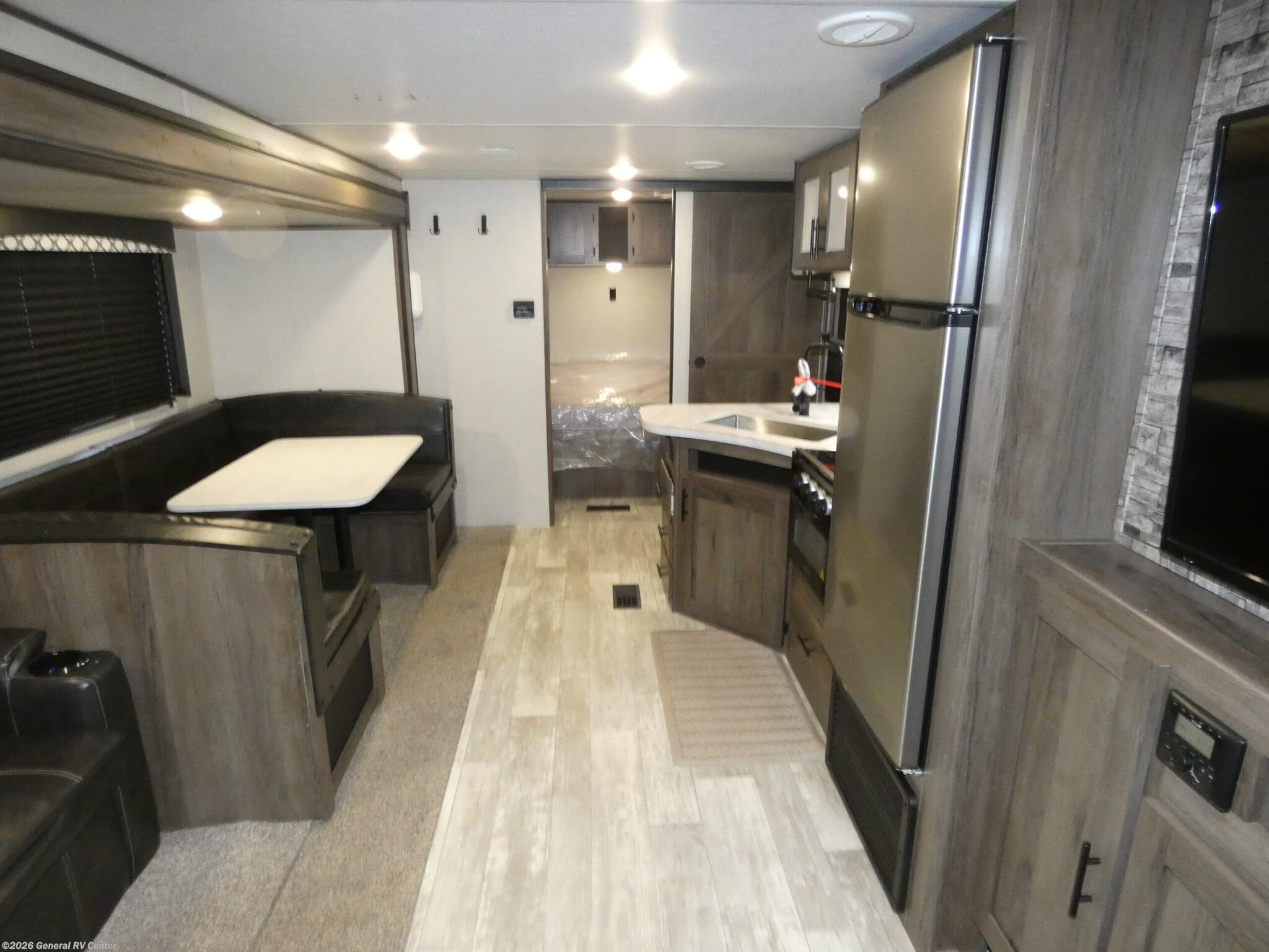 Used 2020 Prime Time Avenger 27DBS available in Brownstown Township, Michigan